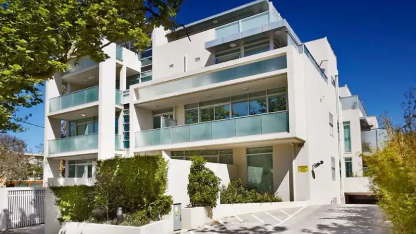 Apartment on Broadway - Image 1