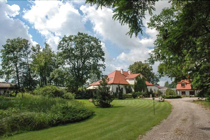 Dwór Giemzów - Image 1