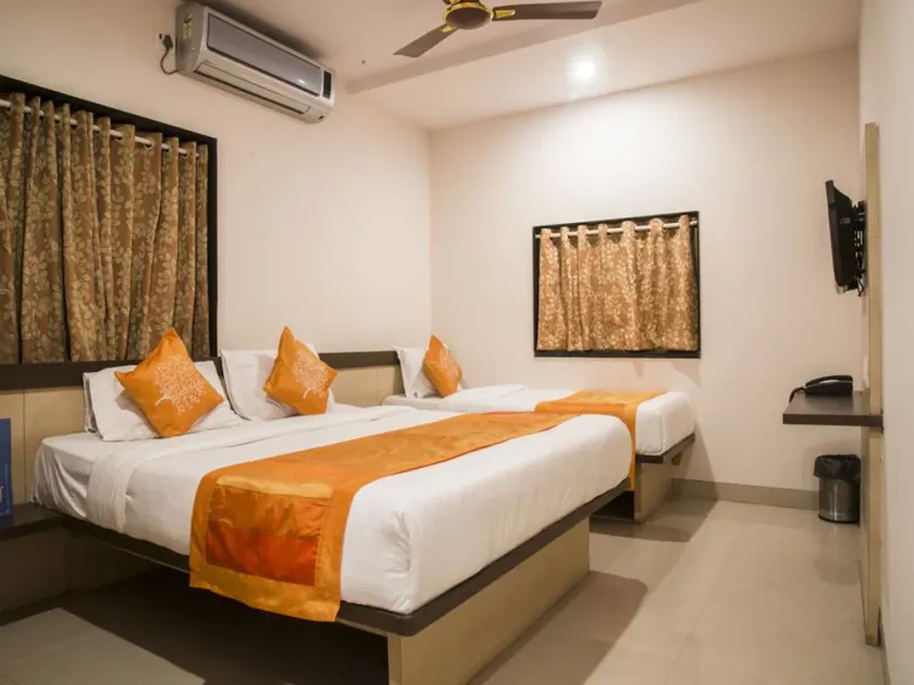 Hotel Sachin Excellency - Image 1