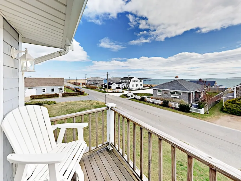 Charming Ocean View Beach House 4 Bedroom Home - Image 1