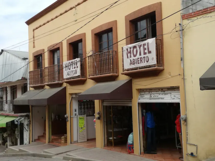 Hotel And Plaza Jalpan - Image 1