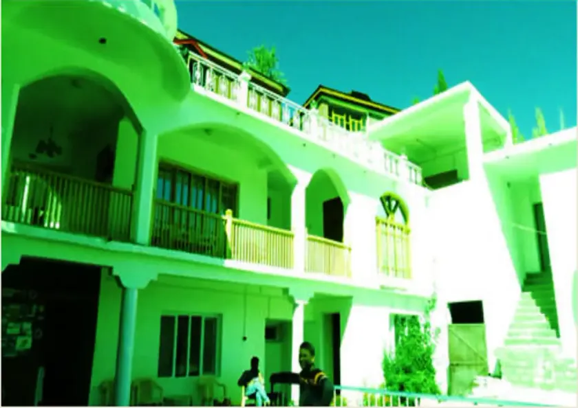Hotel Caravan Sarai - Image 1