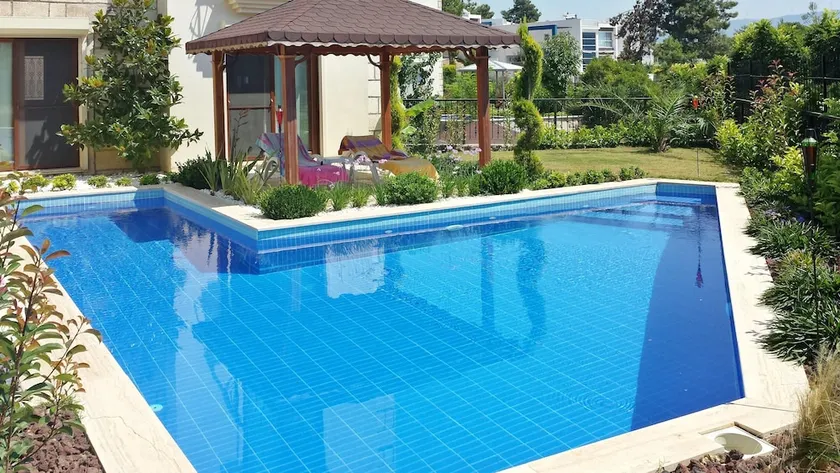House With 4 Bedrooms in Kuşadası, With Private Pool and Enclosed Garden - 2 km From the Beach - Image 1