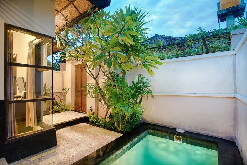 Black Penny Villas - Image 1