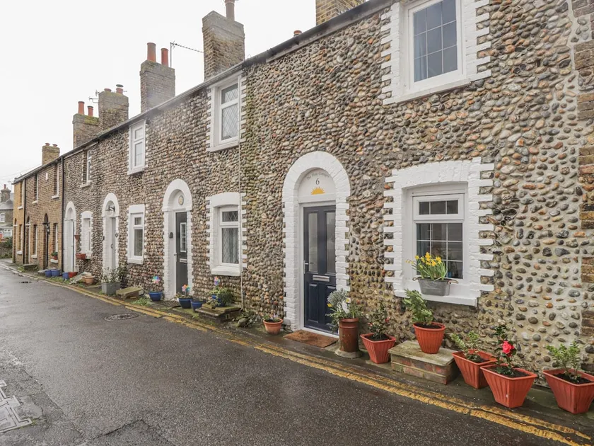 6 Flint Cottages - Image 1
