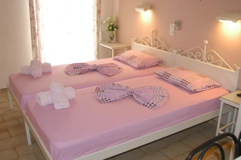 Marina Rooms - Image 1