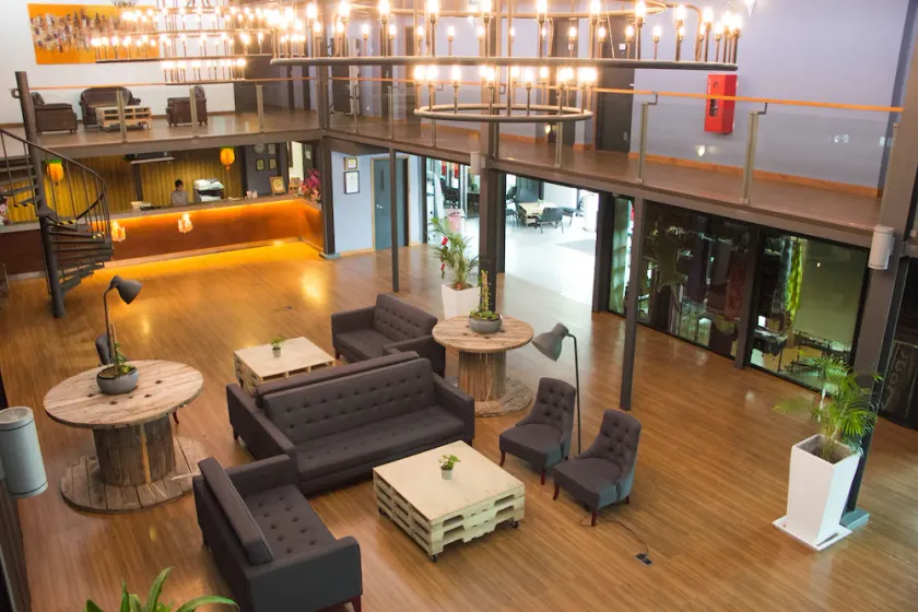 Quayside Hotel - Image 1