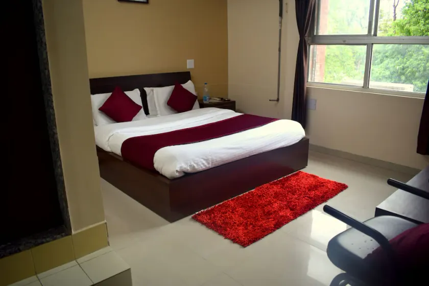 Hotel Vasundhra - Image 1