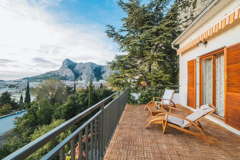 Holiday Home Flora - Image 1