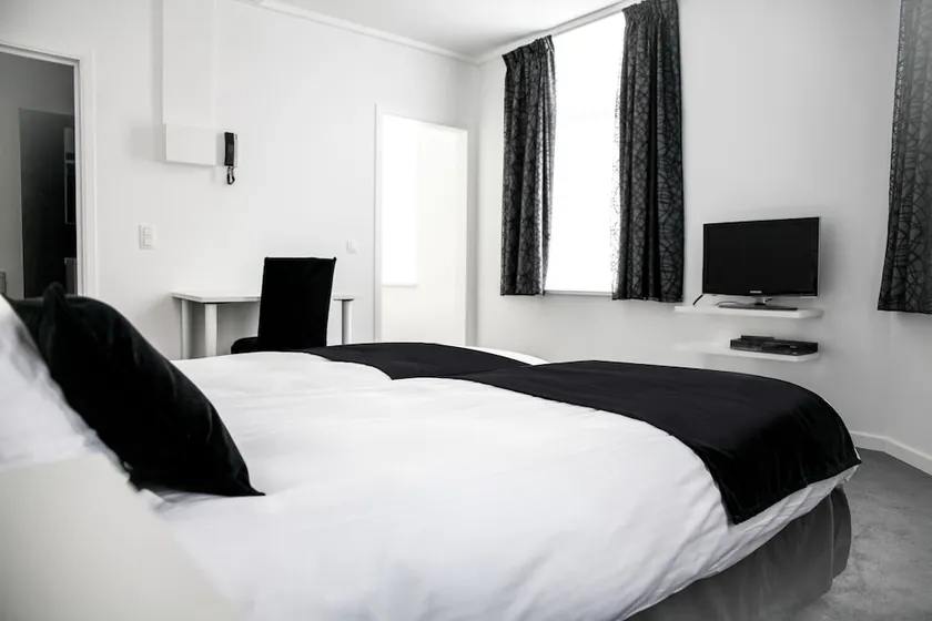 Tracotel Inn - Image 1