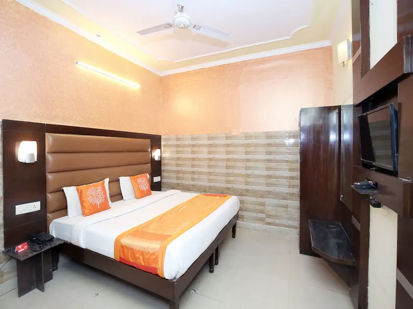 Hotel Awdesh Inn By OYO Rooms - Image 1