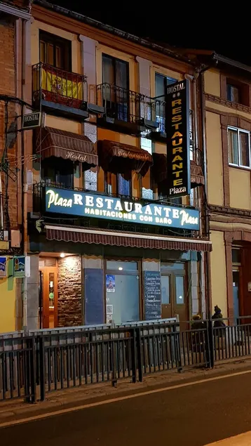 Hostal Plaza - Image 1