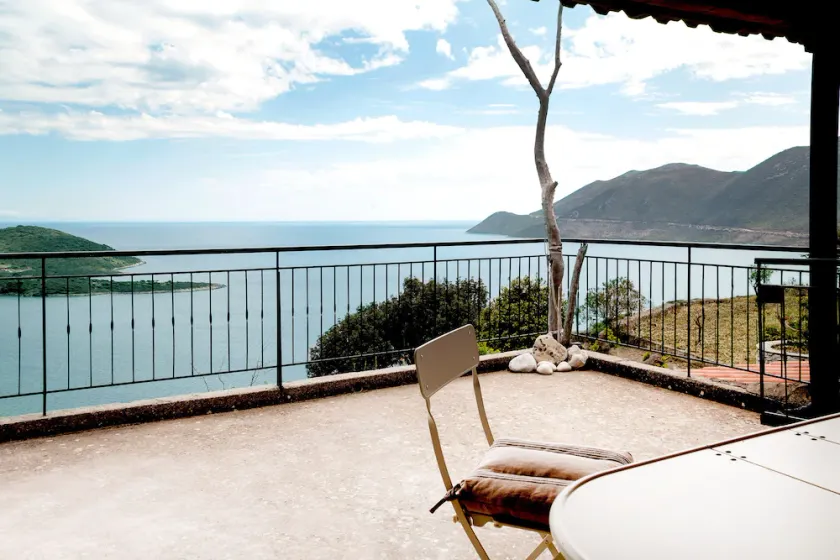 Unique Home with Serene Panoramic Views - Image 1