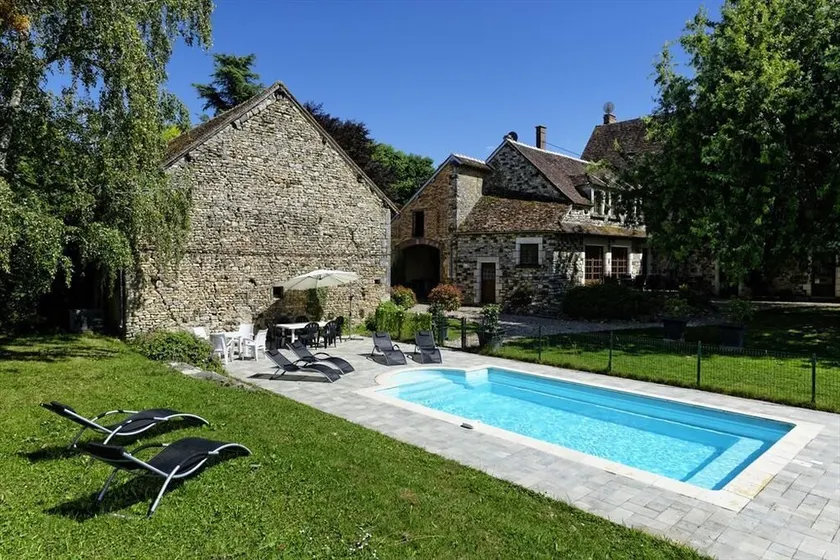 Le Tribunal - Image 1