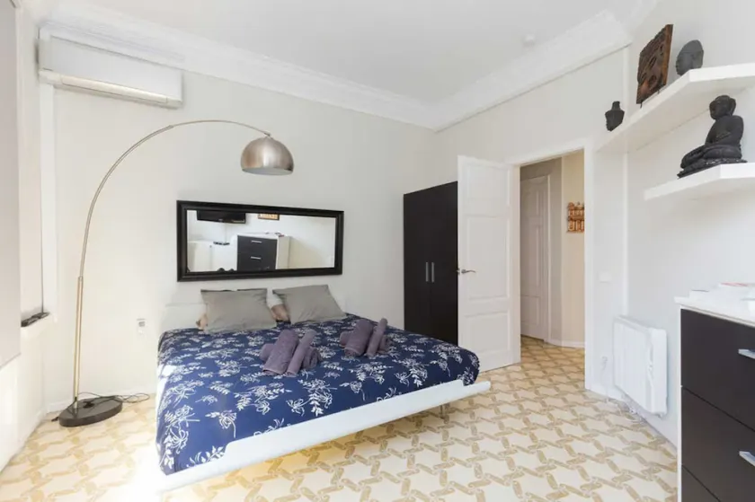 Design Guestroom Barcelona Arc de Triomf - Image 1