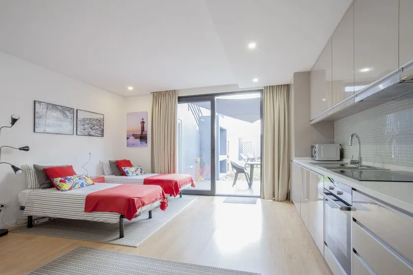 Liiiving In Porto - Downtown Garden Apartment - Image 1