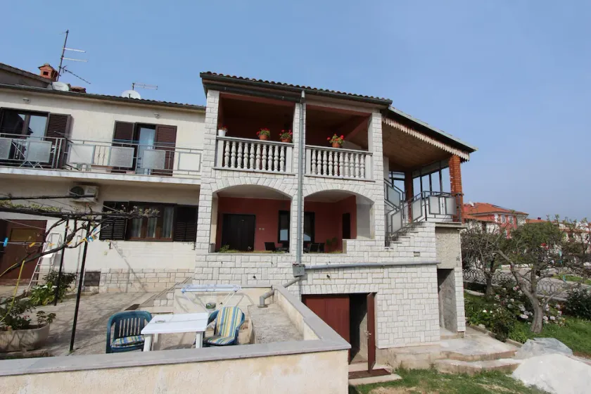 Apartment Ari - Image 1