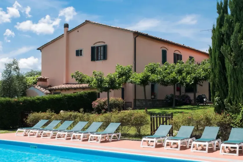 La Torre Apartments - Image 1
