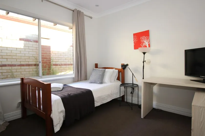 Swan View Family Home - Image 1