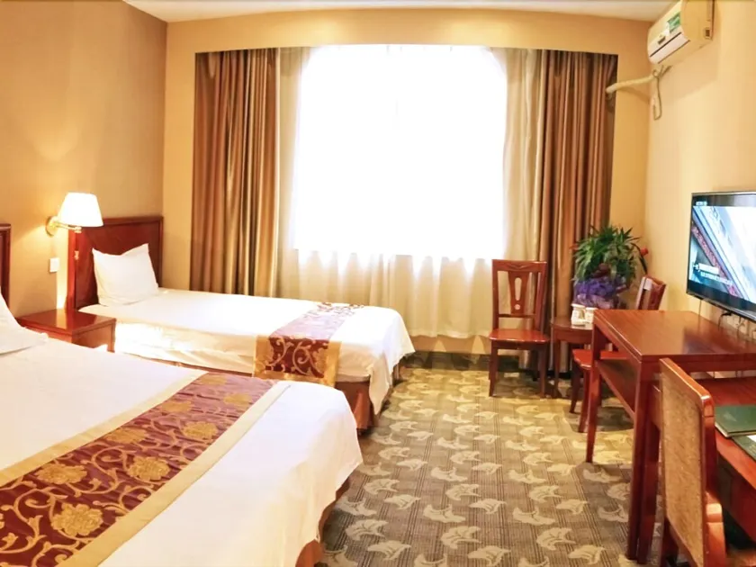 Greentree Inn Luoyang Peony Square Business Hotel - Image 1