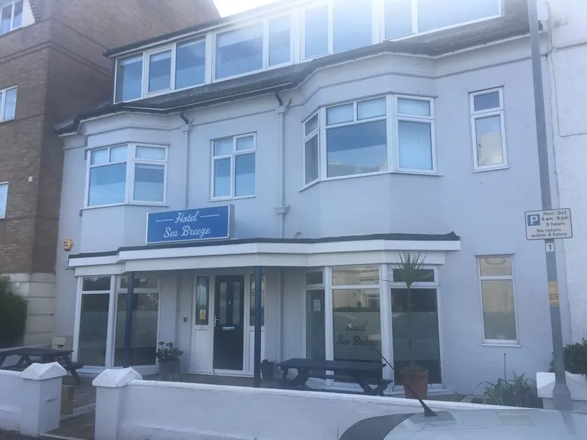 Hotel Sea Breeze - Image 1