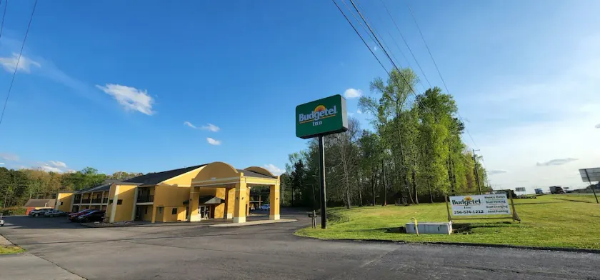 Budgetel Inn & Suites Scottsboro - Image 1