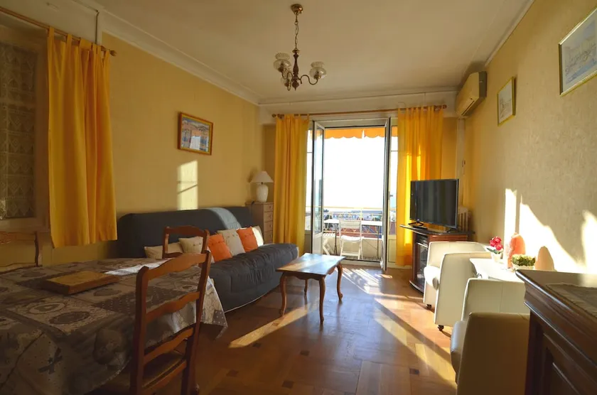 Period apartment 5 persons with Sea View and Parking in Port of Nice - Image 1