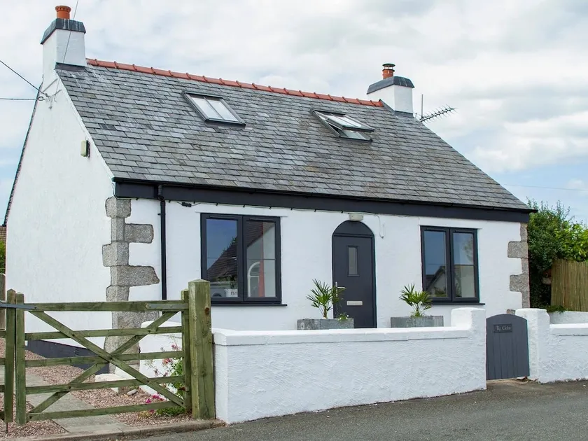 Ty Cefn - Image 1