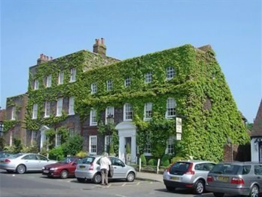 Old House Hotel - Image 1
