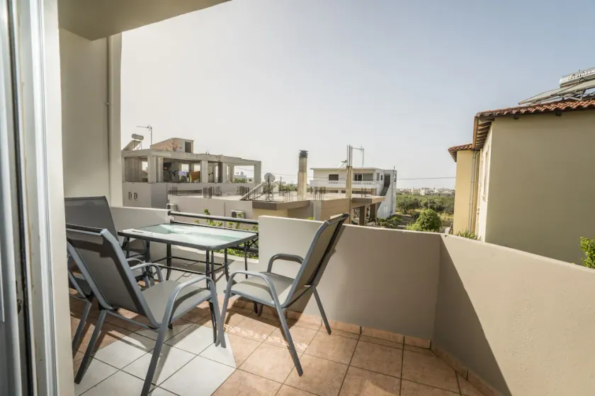 Deluxe Sunny Apartments - Image 1