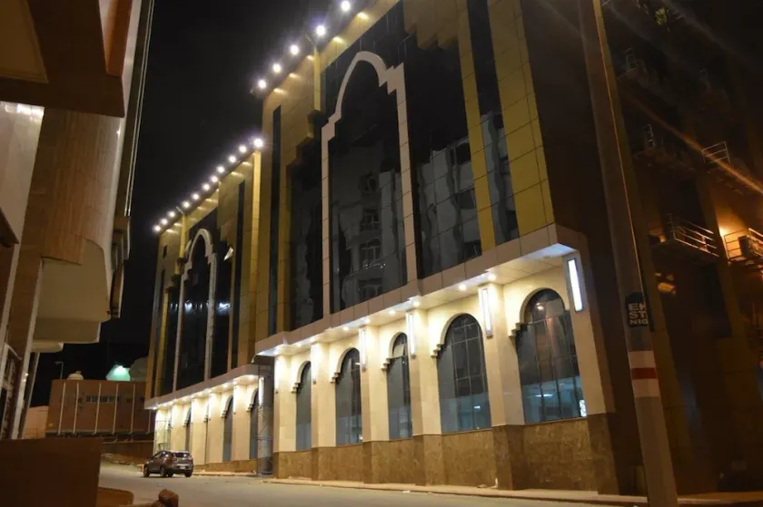 Al Refa Reea Bakhsh Hotel - Image 1