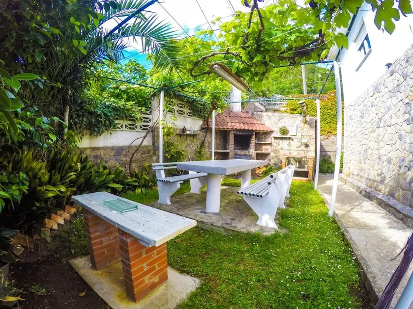 Black Shark Surfhouse - Image 1