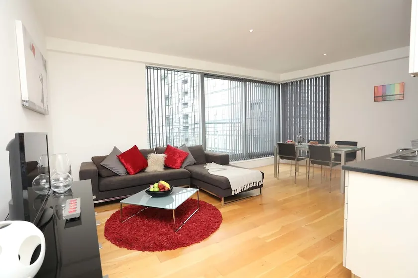 Stunning 2 bedroom flats in Kings Cross - Image 1