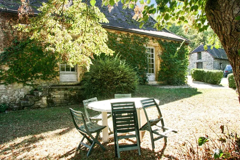 House With 2 Bedrooms in Aubas, With Furnished Garden and Wifi - Image 1