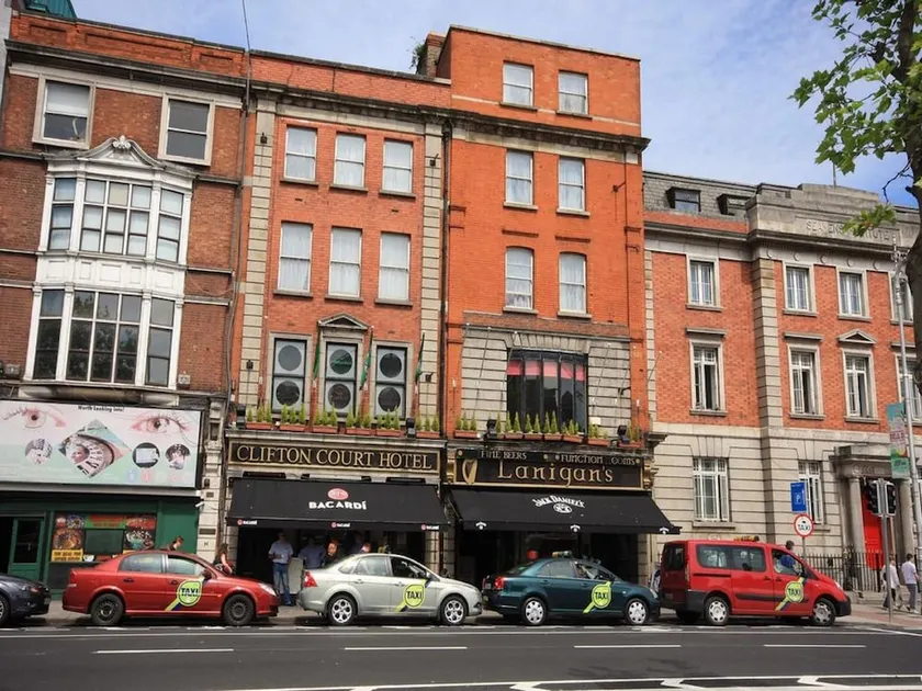 Clifton Court Hotel - Image 1