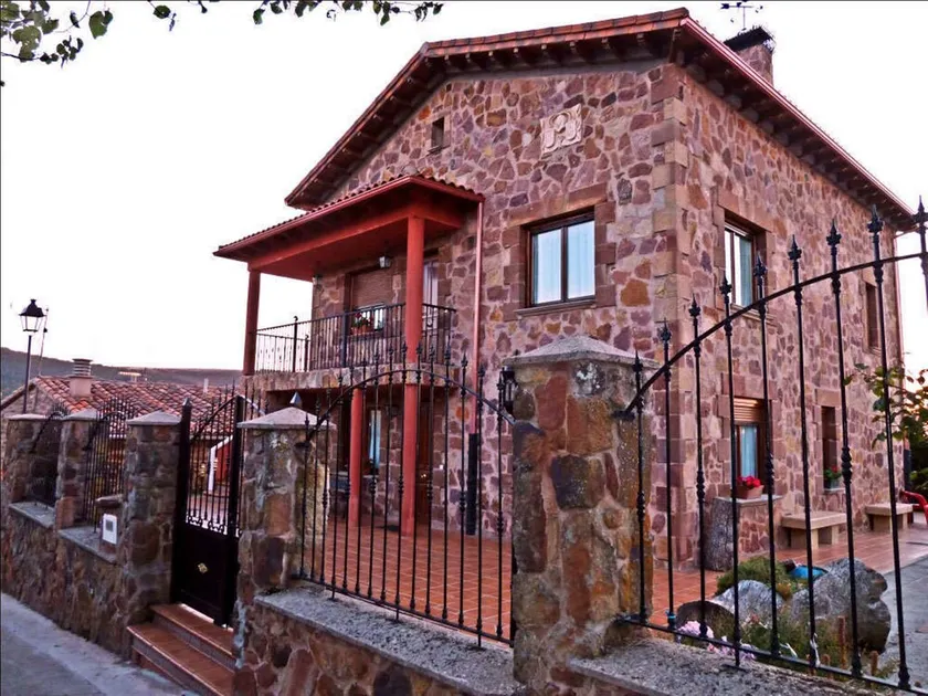 Casa Rural La Yedra - Image 1