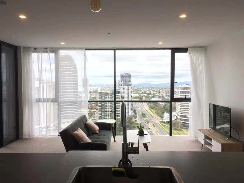 Gold Coast Broadbeach Holiday 2bed2bath Walk to Beach+parking Qbr004 - Image 1