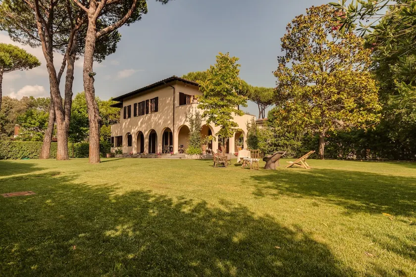 Forte dei Marmi renewed 6 bedroom villa - Image 1