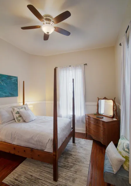 414 Waldburg A · Newly Renovated Apt with outdoor space! - Image 1