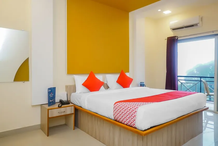 S Ramada by OYO Rooms - Image 1