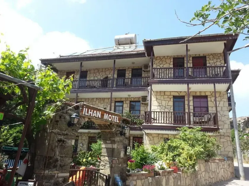 Ilhan Motel - Image 1