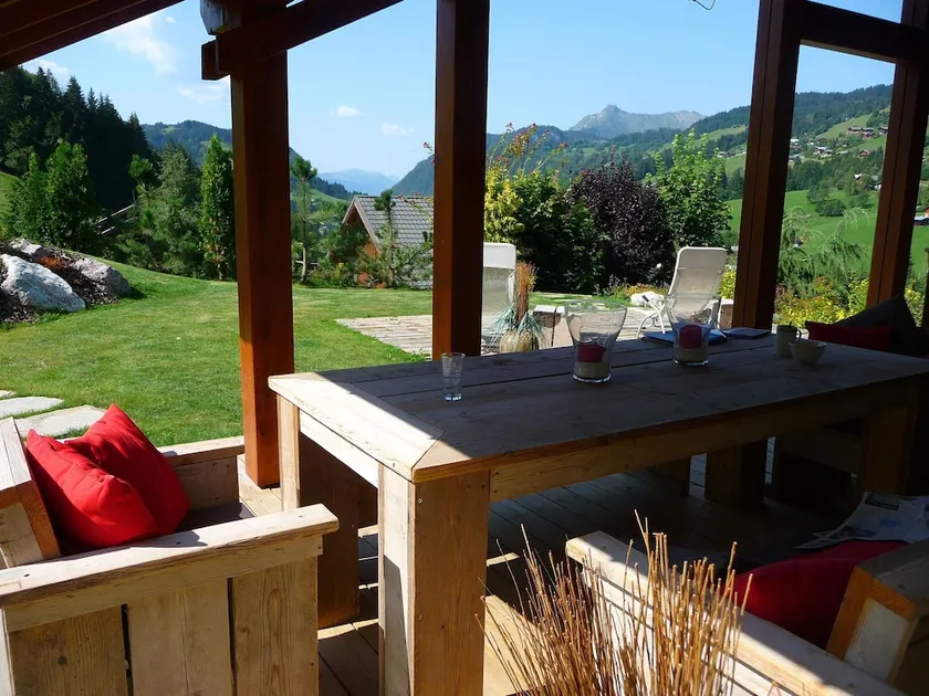 Chalet in Les Gets with Ski-In/Ski-Out Access - Image 1