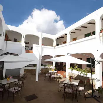 Hotel Casablanca Samaipata - Image 1