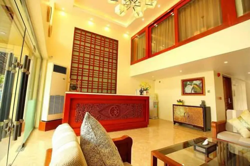 Diamonds Inn - Image 1