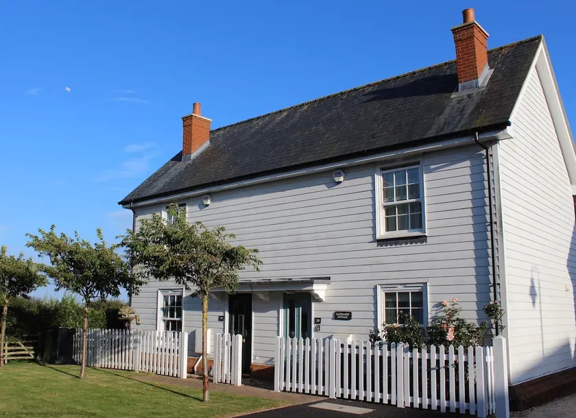 Saltmarsh Cottage - Image 1