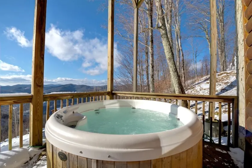 Black Bear Lodge At Scenic Wolf Resort - Image 1