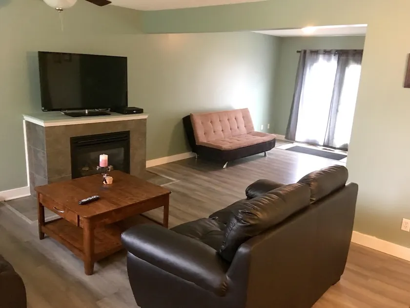House with 2 bedrooms in Campbell River with wonderful mountain view furnished terrace and WiFi 6 km - Image 1