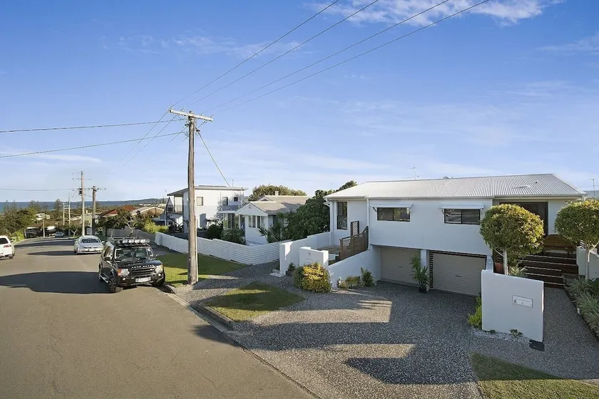 Minutes walk to Peregian Beach and surf! - Unit 1/28 Pelican Street - Image 1