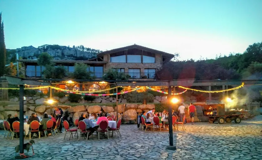 El Jou Hotel - Image 1