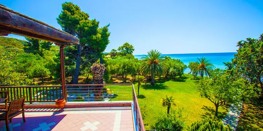 Malt Beachfront Villa - Image 1